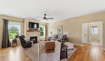 1402 S 7th St, Adel, IA 50003