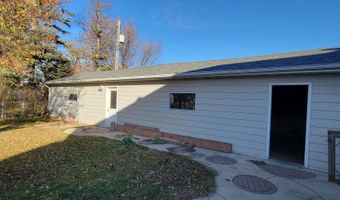 112 Gorder Dr, Aberdeen, SD 57401