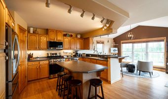 8866 Deer Run Dr, Allenton, WI 53002