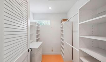 275 Boston Neck Rd, Narragansett, RI 02882