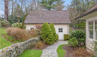 6 Searles Rd, Darien, CT 06820