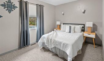 3112 Edgewood Ave, Alton, IL 62002