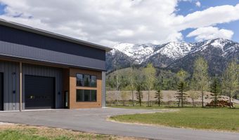 47 VILLAGE Ln, Alpine, WY 83128