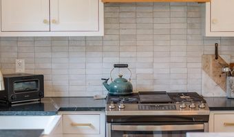2035 Mountain Rd, Burke, VT 05832