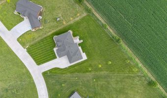3047 SE Deer Run, Dyersville, IA 52040