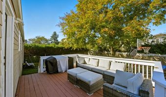 29 Dix Ave, Johnston, RI 02919