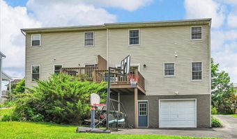 637 FULTON St, Akron, PA 17501