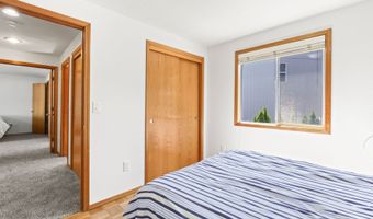 16056 NW TELSHIRE Dr, Beaverton, OR 97006
