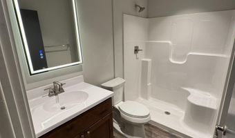 826 W 8th St, Appleton, WI 54914