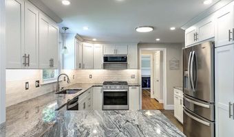 15 LAFAYETTE Rd, Barrington, RI 02806