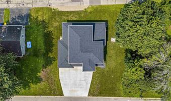2257 E SHORE Dr, Green Bay, WI 54302
