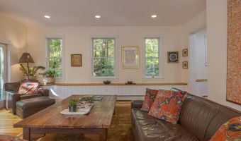 7 Greenway Ct, Bar Harbor, ME 04609