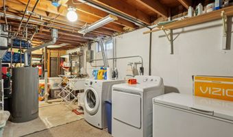 210 12th Ave NW, Altoona, IA 50009