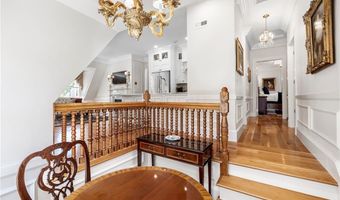 541 Bellevue Ave 5, Newport, RI 02840