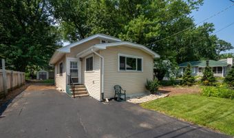 40276 N Shady Ln, Antioch, IL 60002