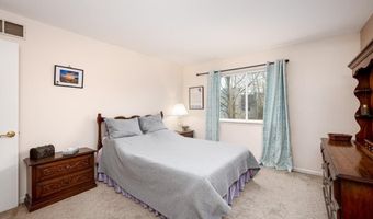 3339 Elsinore Ct, Ann Arbor, MI 48105
