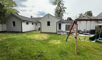 41 Woods Ave, Bergenfield, NJ 07621