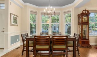 315 Old River Rd 6, Lincoln, RI 02838