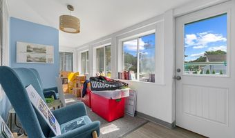 190 Maple St, Branford, CT 06405