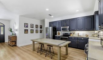 2055 County Road 1370, Alvord, TX 76225