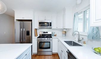 2 Amherst Rd, Andover, MA 01810