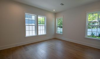 392 4TH St, Atlantic Beach, FL 32233