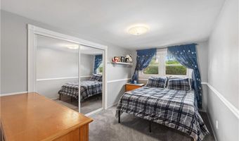 64 Deerfield Dr, Warwick, RI 02886