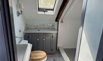19 King St 4, East Greenwich, RI 02818
