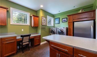 365 Boston Neck Rd, Narragansett, RI 02882