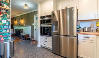 190 NE Crestview Dr, Abingdon, VA 24210