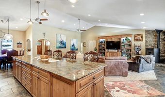12 Mescalero Cir, Angel Fire, NM 87710