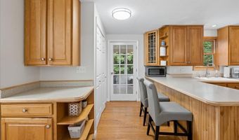 21 Nathaniel Dr, Amherst, NH 03031