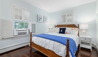 28 John St, Newport, RI 02840