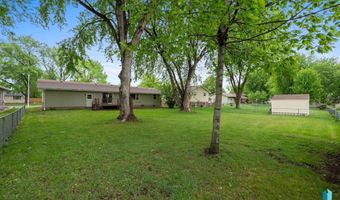 1912 E Sylvan Cir, Brandon, SD 57005