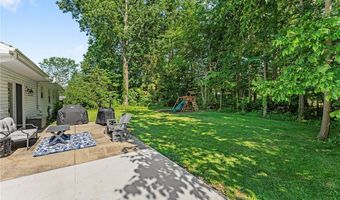 300 Chatham Dr, Aurora, OH 44202