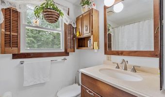 298 Vine St, Athol, MA 01331