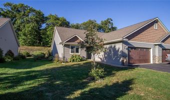 2860 Fairway Dr, Altoona, WI 54720