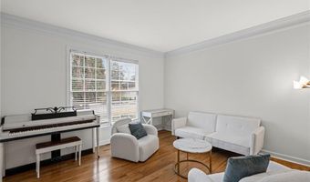 7260 Fawn Lake Dr, Alpharetta, GA 30005