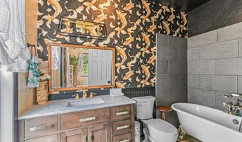 220 Nutley St, Ashland, OR 97520