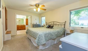 1301 Geneva Dr, Alexandria, MN 56308