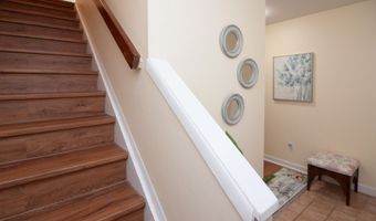609 Watersedge Dr, Ann Arbor, MI 48105