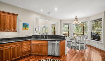 30 Dolphin Point Dr, Beaufort, SC 29907