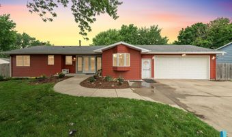 121 S 5th Ave, Brandon, SD 57005
