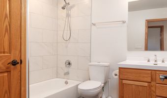 39763 N Rena Ave, Antioch, IL 60002