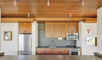 68-1050 MAUNA LANI POINT Dr B102, Kamuela, HI 96743