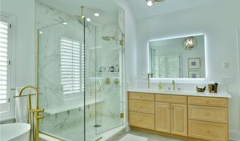 460 Club Dr, Aurora, OH 44202