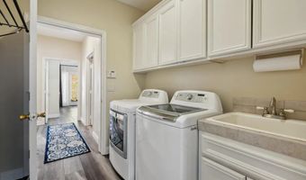 9420 Crest Dr, Spring Valley, CA 91977