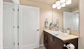 17051 SW APPLEDALE Rd 203, Beaverton, OR 97007