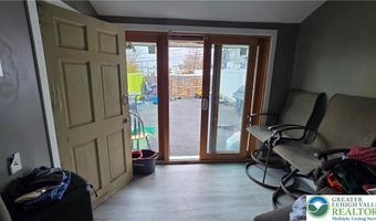 909 N 6th St, Allentown, PA 18102