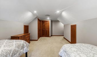 1837 S LEE St, Appleton, WI 54915